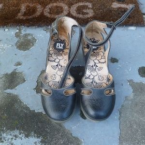 London Fly Platform Sandals